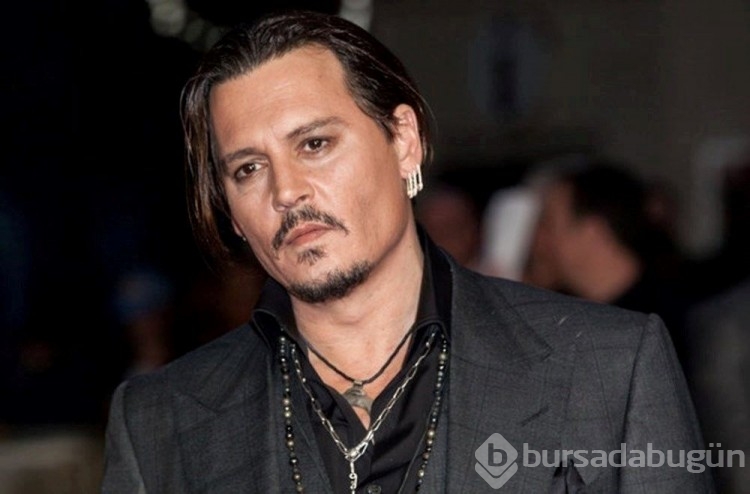 Johnny Depp'in Karayıp Korsanlar serisine dönmesi isteniyor