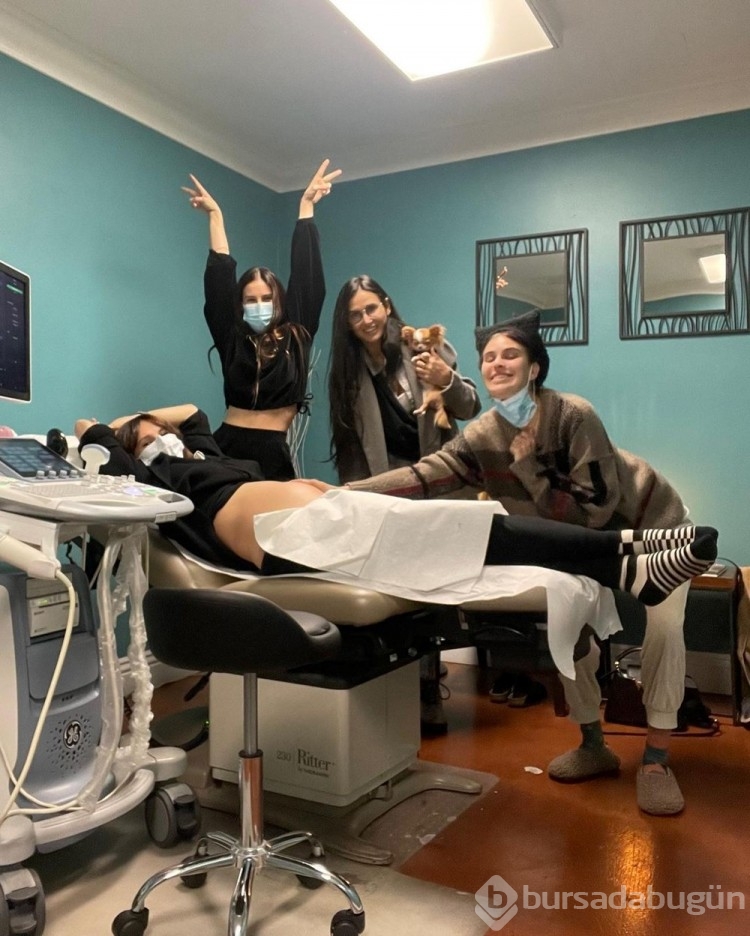 Demi Moore: Büyükanne dönemine girdim