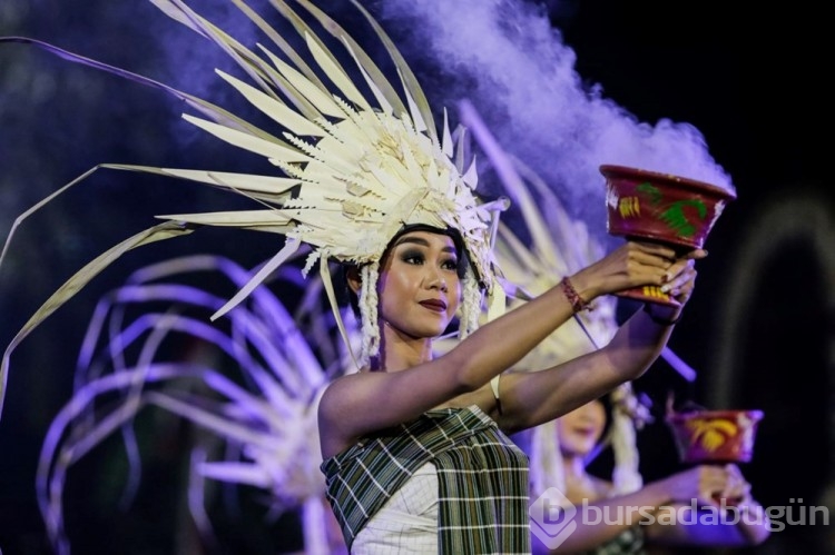 Bali'de Denpasar Festivali düzenlendi
