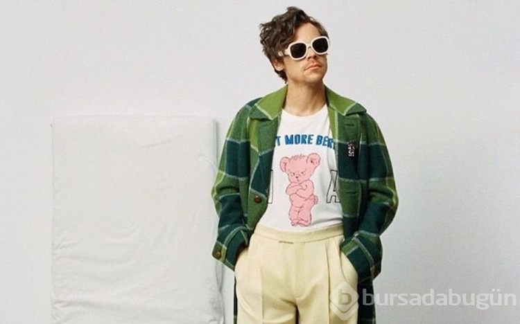 Harry Styles'ın çocuk tişörtü giydiği reklama tepki
