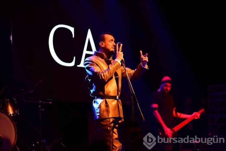 Cem Adrian Bursa'da unutulmaz bir gece yaşattı