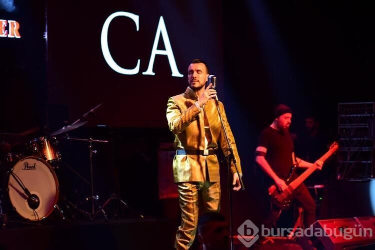Cem Adrian Bursa'da unutulmaz bir gece yaşattı