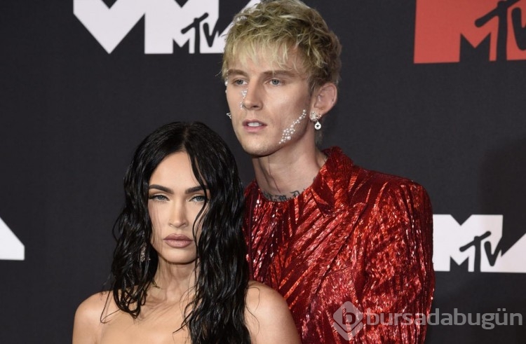 Megan Fox, göğüslerini yaptırdı