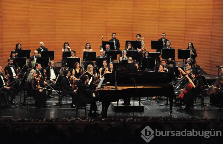 Mehmet Ali Sanlıkol, dünya prömiyerini Bursa'da yaptı
