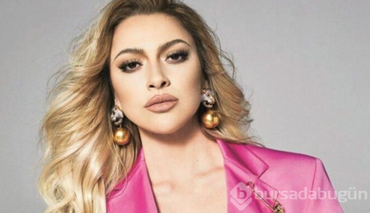 Hadisenin dekolteli pozları beğeni butonunu çökertti!