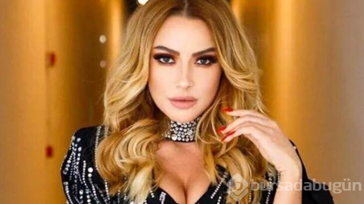 Hadisenin dekolteli pozları beğeni butonunu çökertti!