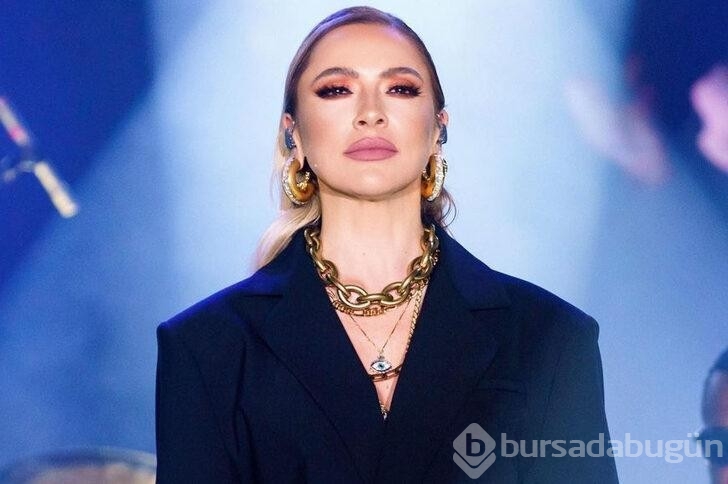 Hadisenin dekolteli pozları beğeni butonunu çökertti!