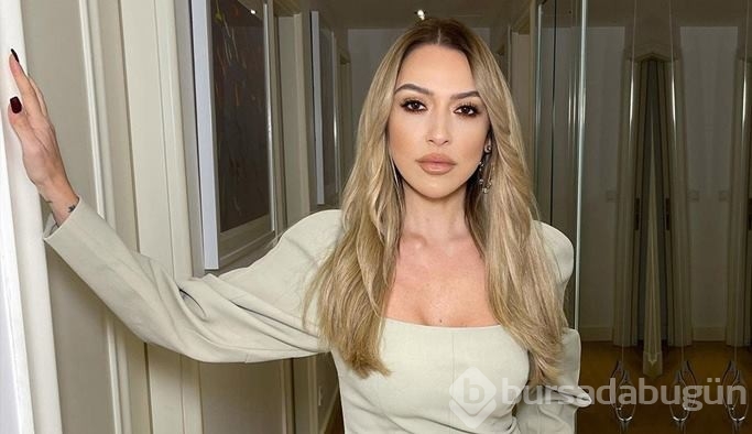 Hadisenin dekolteli pozları beğeni butonunu çökertti!