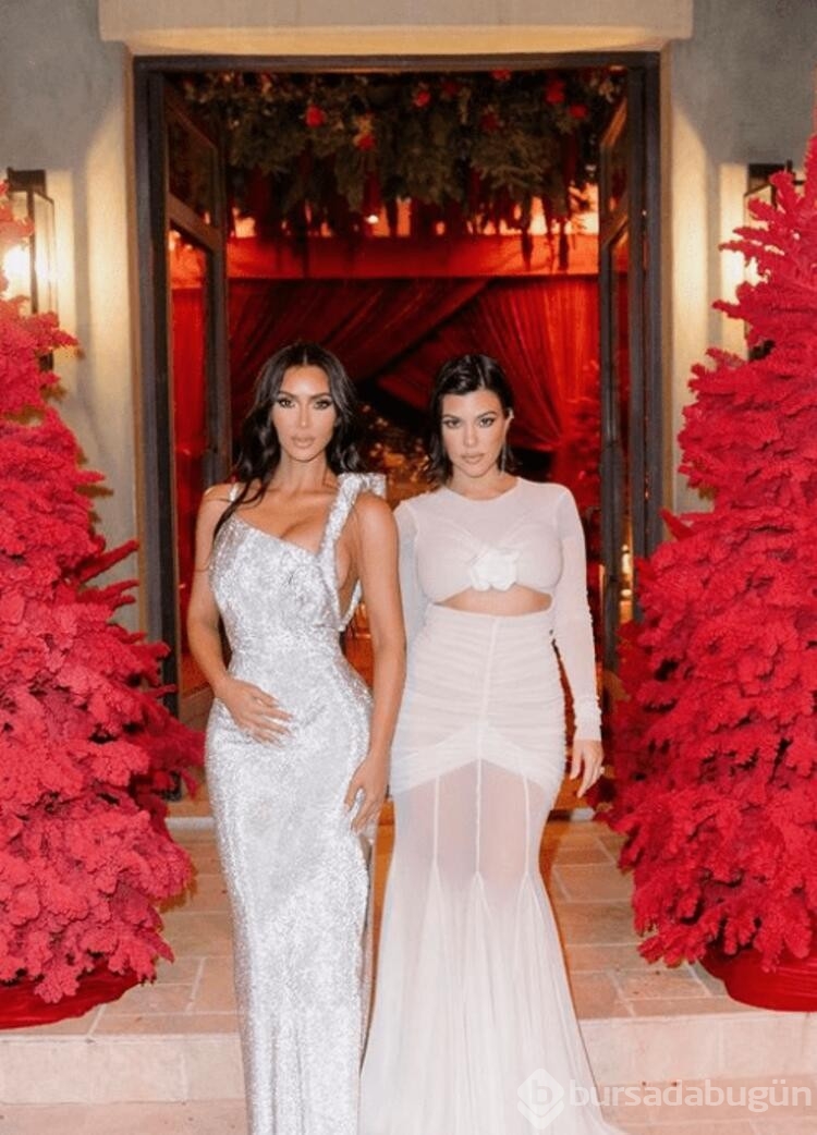 Kim Kardashian noel'i karnavala çevirdi