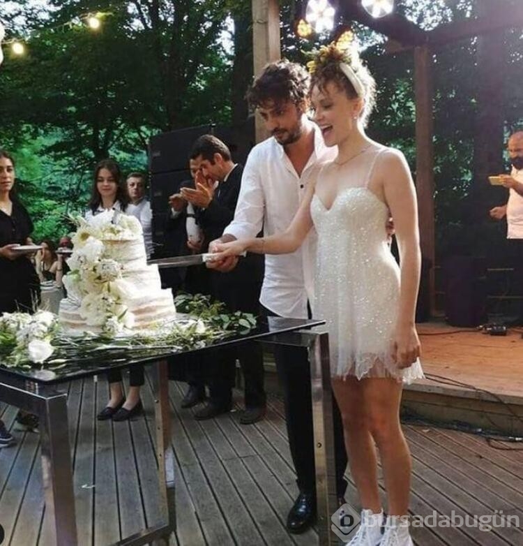 Ece Çeşmioğlu kızını ilk kez paylaştı