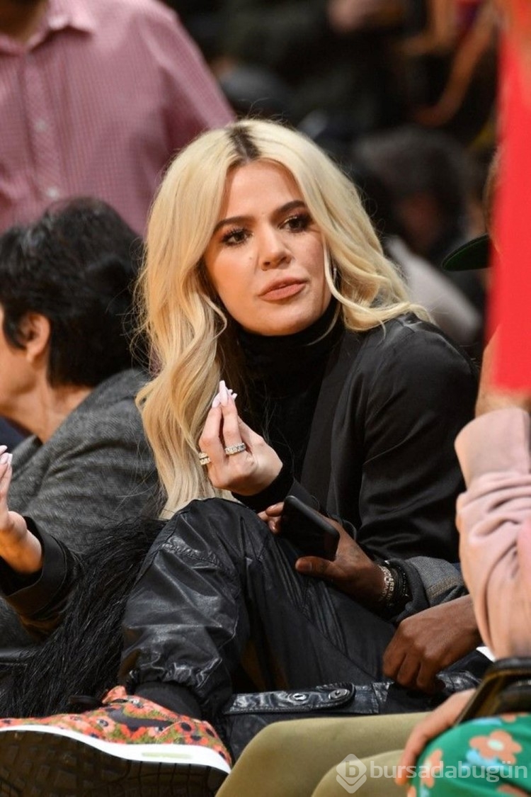 Khloe Kardashian ilk kez oğlunu paylaştı
