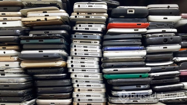 Şarj aleti olmadan satış yapan Apple'a para cezası
