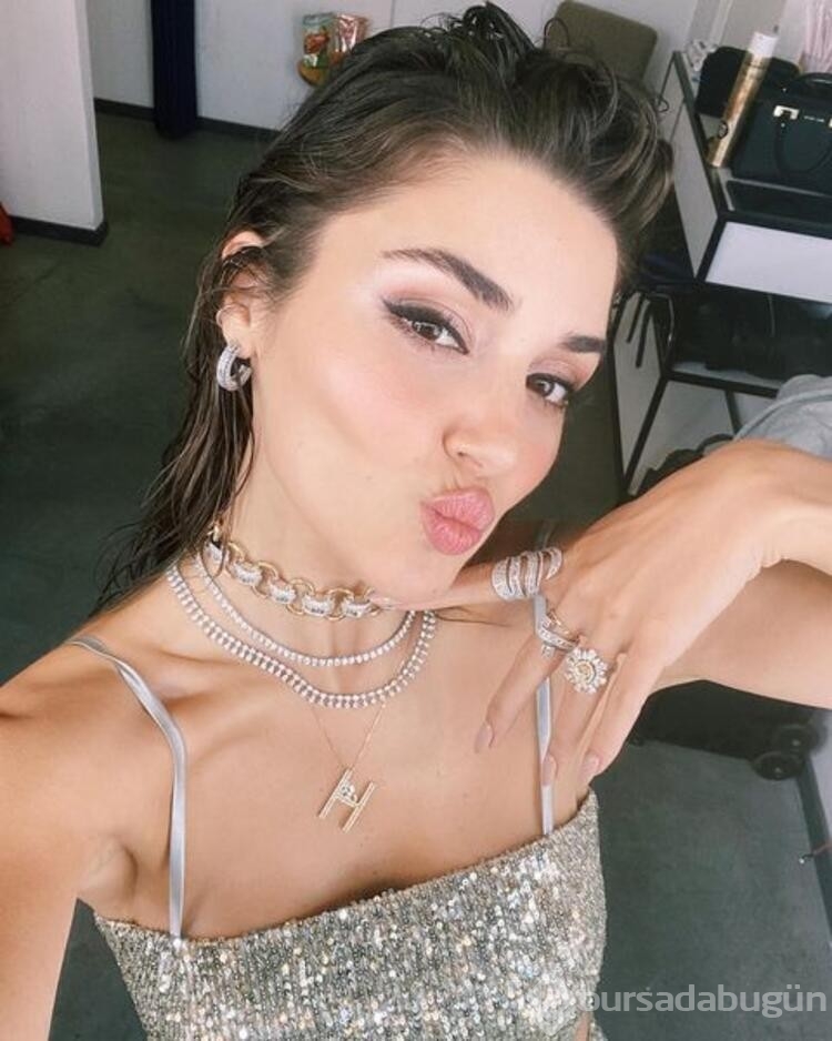 Hande Erçel güzellik için kesenin ağzını açtı
