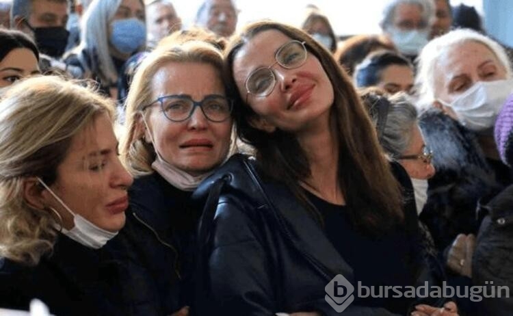Özge Ulusoy babasına çarpan sürücüye dava açtı
