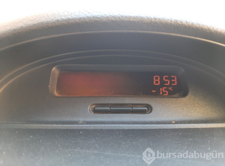 Kars'ta termometre eksi 15'i gösterdi