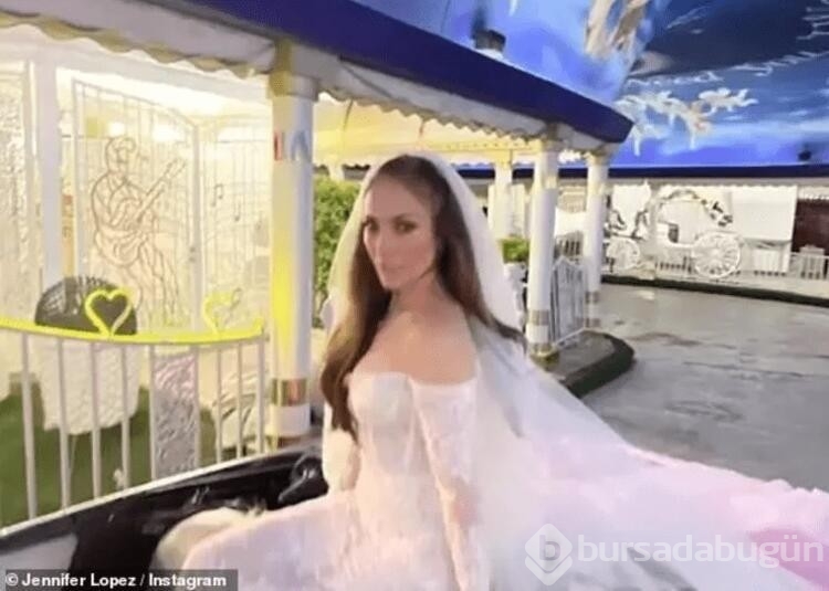 Jennifer Lopez düğününden kareleri paylaştı
