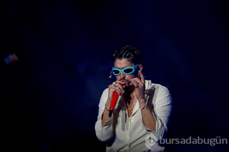 hayranının telefonunu fırlatan Bad Bunny'den açıklama
