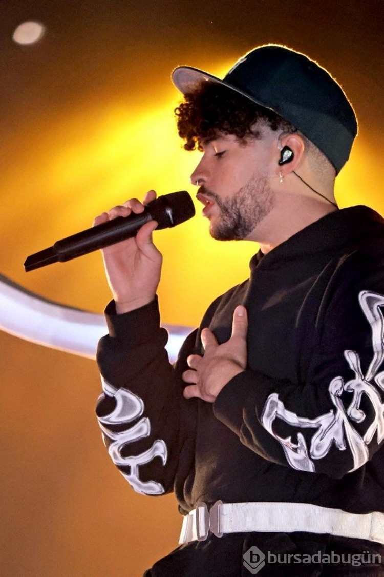 hayranının telefonunu fırlatan Bad Bunny'den açıklama