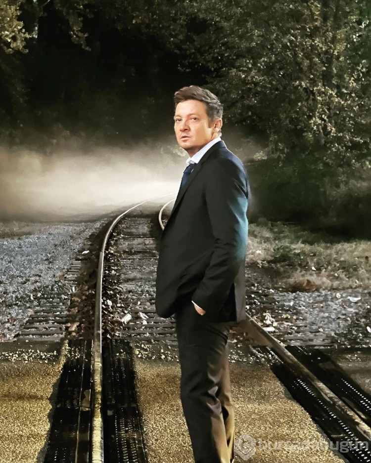 Kaza geçiren Jeremy Renner hastaneden paylaşımda bulundu