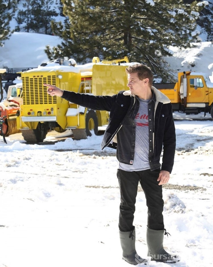 Kaza geçiren Jeremy Renner hastaneden paylaşımda bulundu