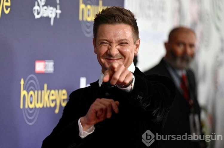 Kaza geçiren Jeremy Renner hastaneden paylaşımda bulundu