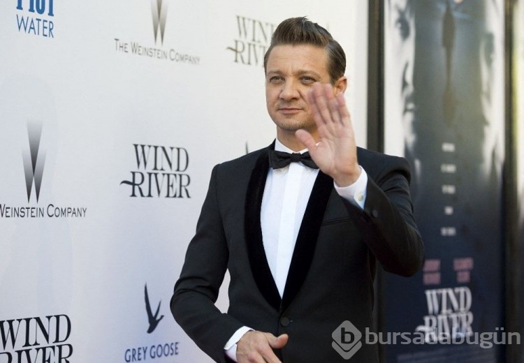 Kaza geçiren Jeremy Renner hastaneden paylaşımda bulundu