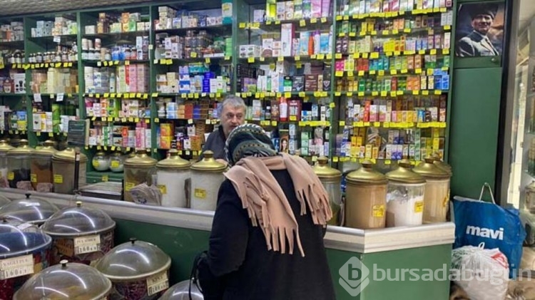 Gripten kurtulmak için kış çayına akın ettiler
