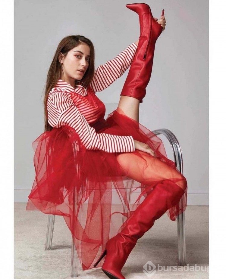 Hazal Kaya'dan hamilelik pozları

