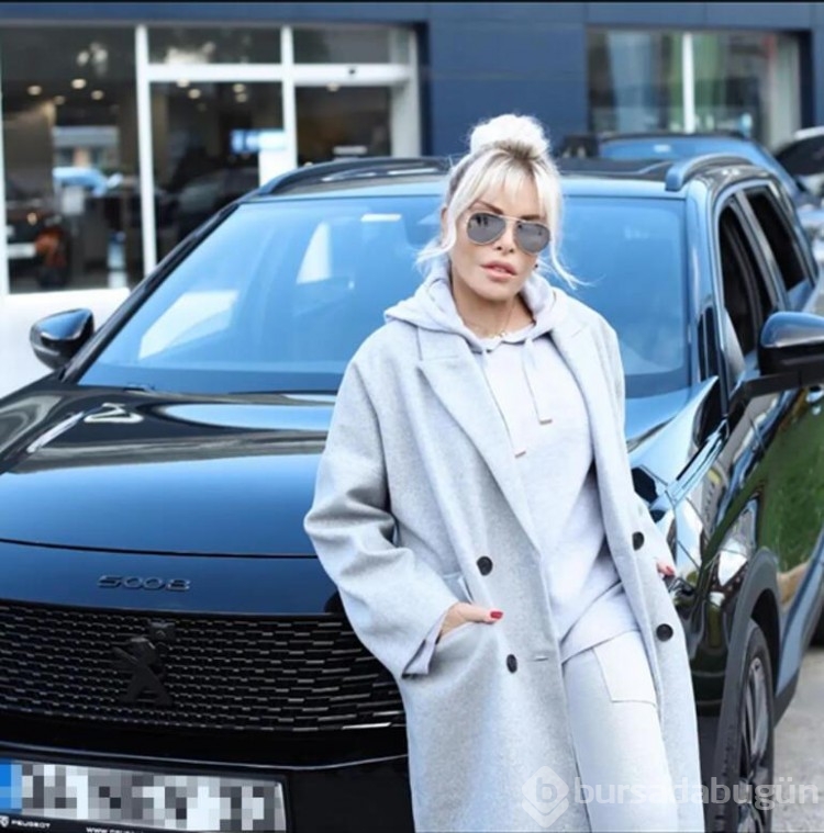 Ajda Pekkan kendine ödül verdi