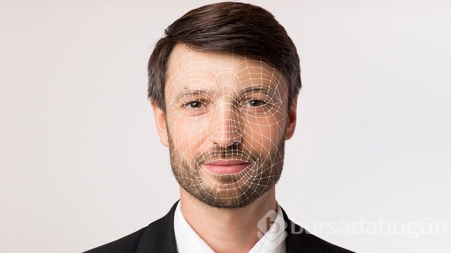 Biyometrik fotoğraflarda gülmek neden yasak?