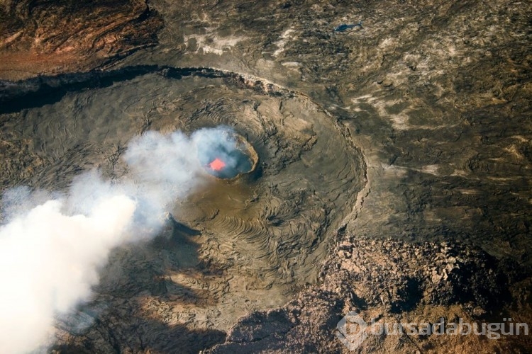 Hawaii'deki Kilauea Yanardağı faaliyete geçti
