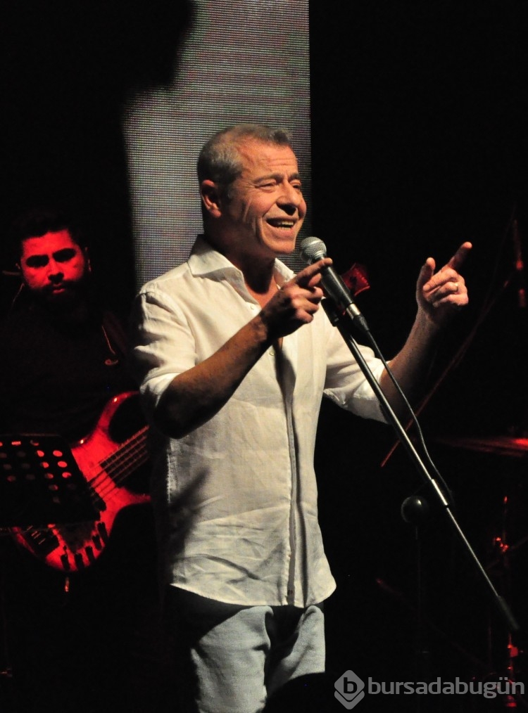 Levent Yüksel'den Jolly Joker Bursa'da unutulmaz konser