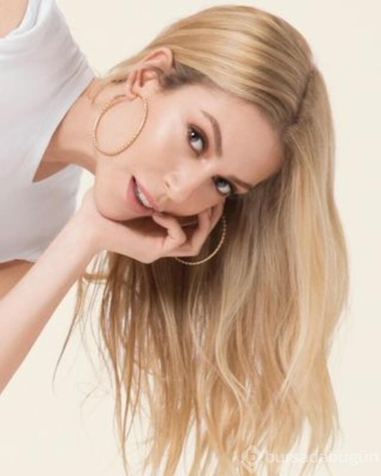 İkinci kez anne olan Sinem Kobal yorum yağmuruna tutuldu