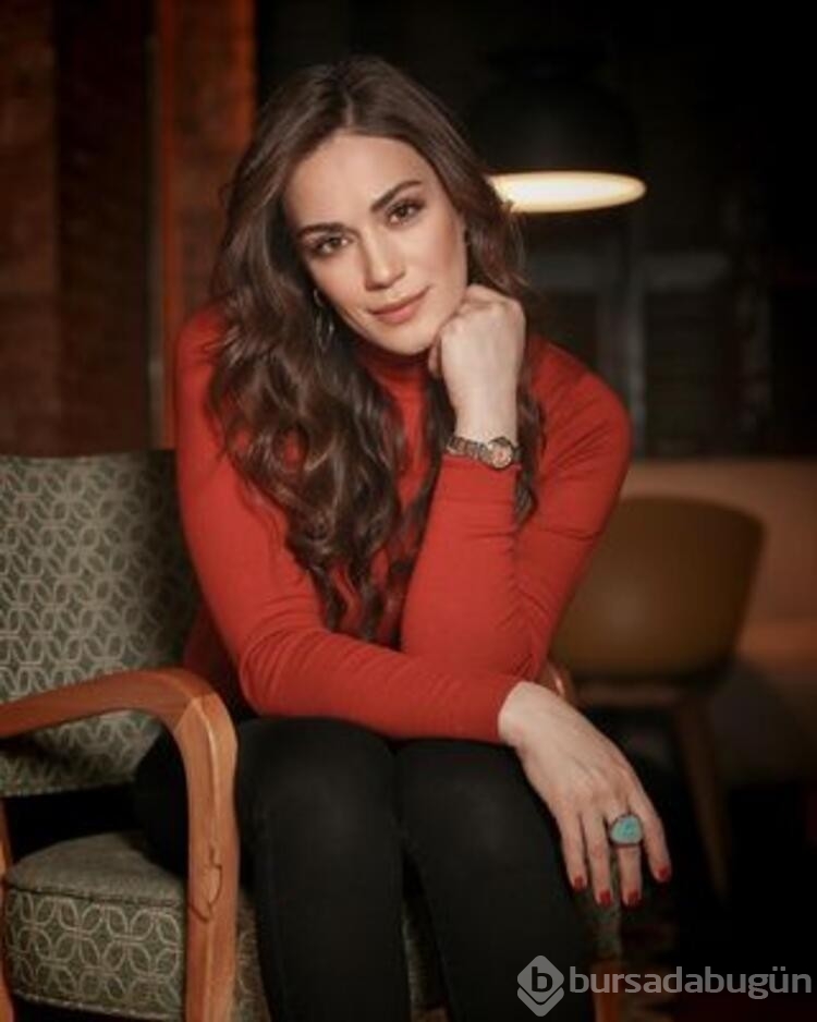 Özge Borak 'manidar' bir paylaşım yaptı
