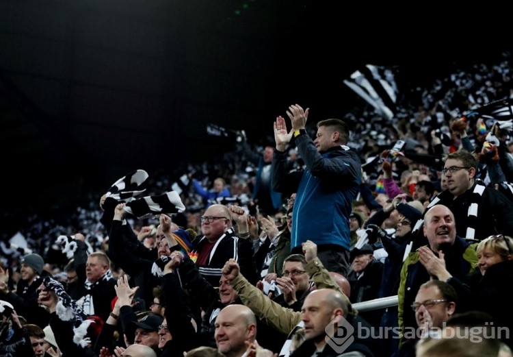 Manchester United ve Newcastle United yarı finale yükseldi