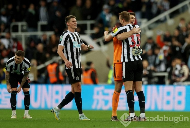 Manchester United ve Newcastle United yarı finale yükseldi