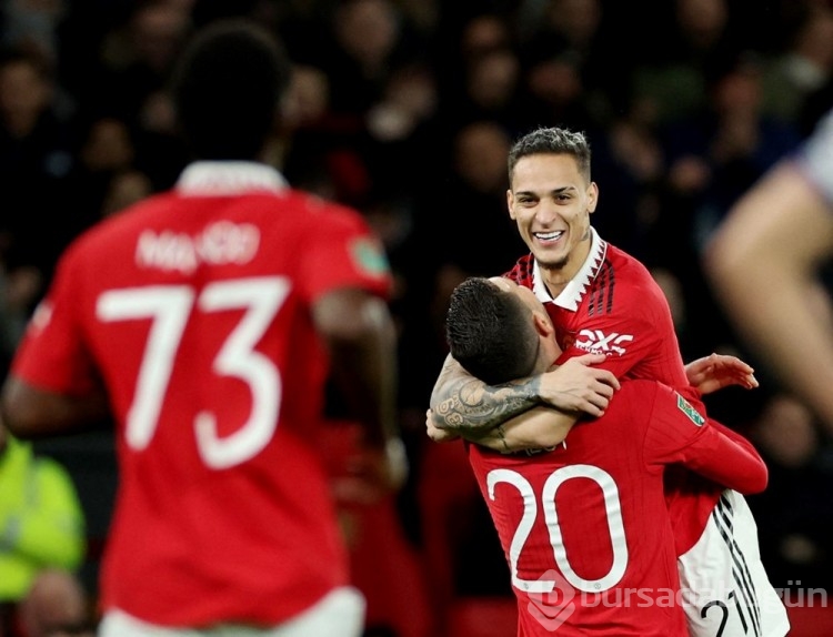 Manchester United ve Newcastle United yarı finale yükseldi