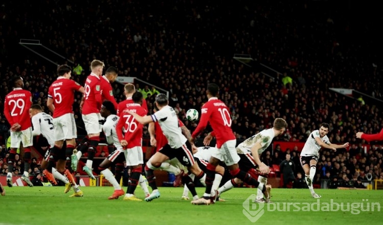 Manchester United ve Newcastle United yarı finale yükseldi
