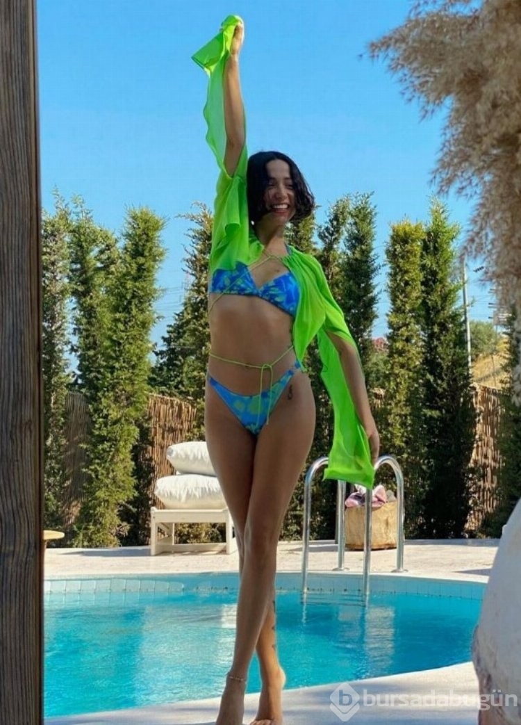 Zeynep Bastık ev hallerini paylaşmaya devam ediyor