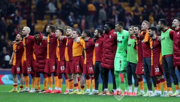 Galatasaray kaptanı Fernando Muslera basına açıklama yaptı