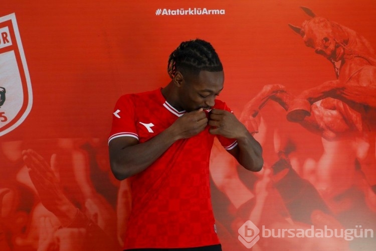 Samet Akaydin artık Fenerbahçe'de