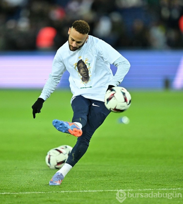 Messi Paris Saint-Germain'e geri döndü