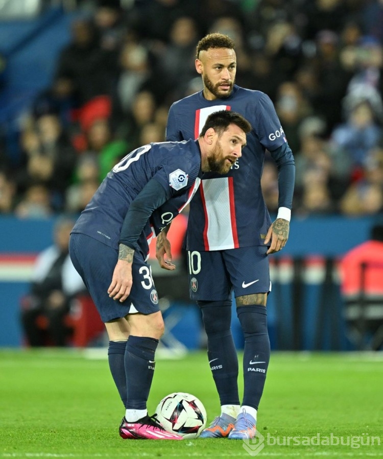 Messi Paris Saint-Germain'e geri döndü