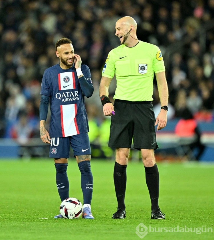 Messi Paris Saint-Germain'e geri döndü