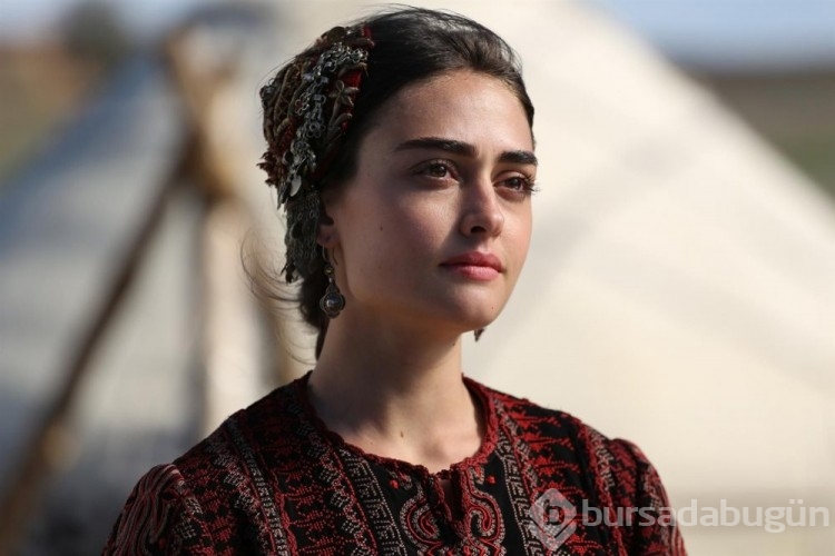 Esra Bilgiç'in Pakistan'dan elde ettiği reklam geliri dudak uçuklattı