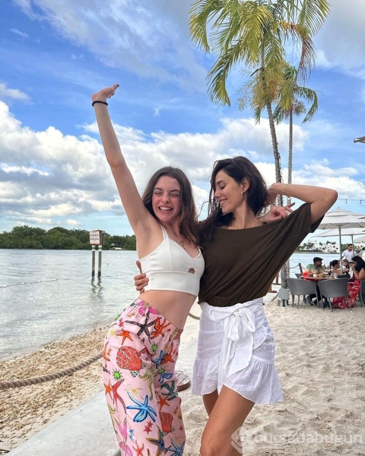 Cansu Dere ve Melis Sezen'in İspanya'dan ödül alacağı duyuruldu