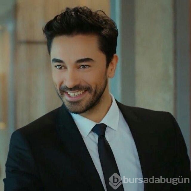 Ekranlara ara veren güzel oyuncu Burcu Özberk geri dönüyor!