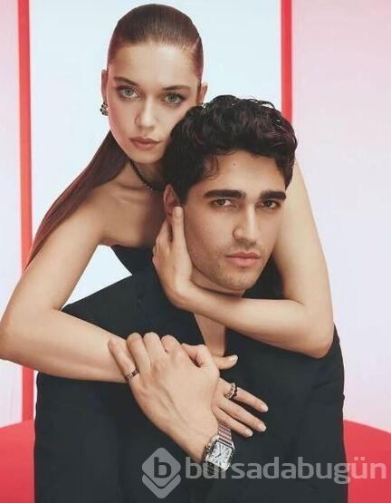 Afra Saraçoğlu ve Mert Ramazan Demir sarmaş dolaş 
