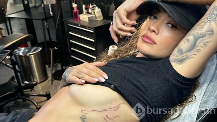 Rita Ora'dan yeni iddialı poz

