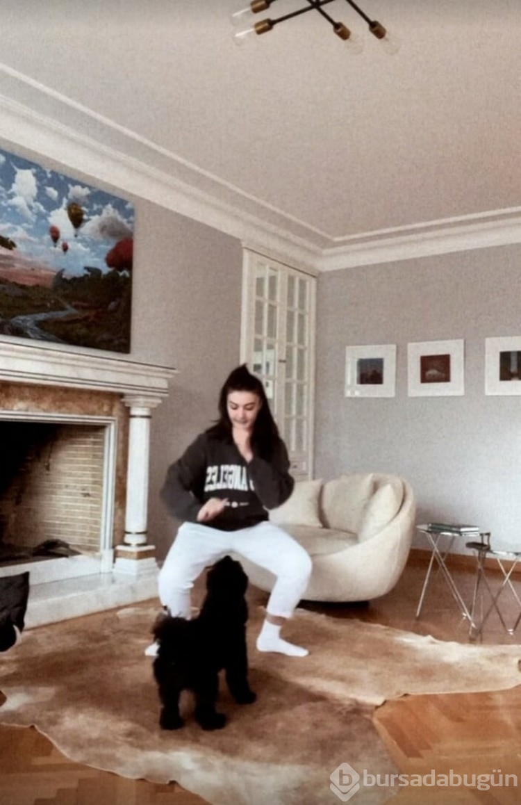 Burcu Özberk ev halini paylaştı